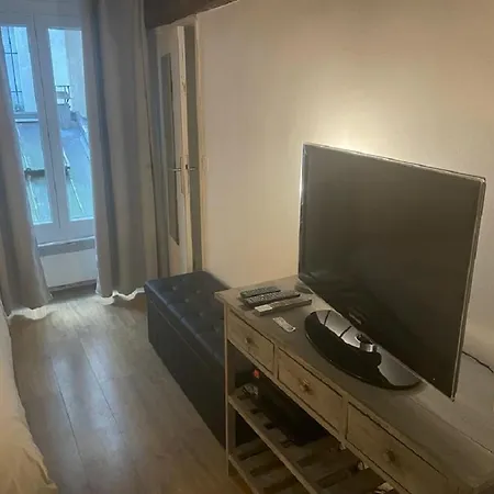 Practical 1-br Next To Le Bon Marche *